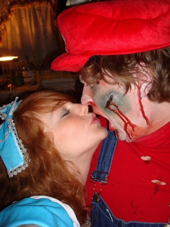 zombiemariokissing
